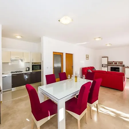 Apartman Lucija Apartament *