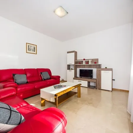 Apartament Apartman Lucija *