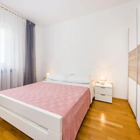 Apartament Apartman Lucija